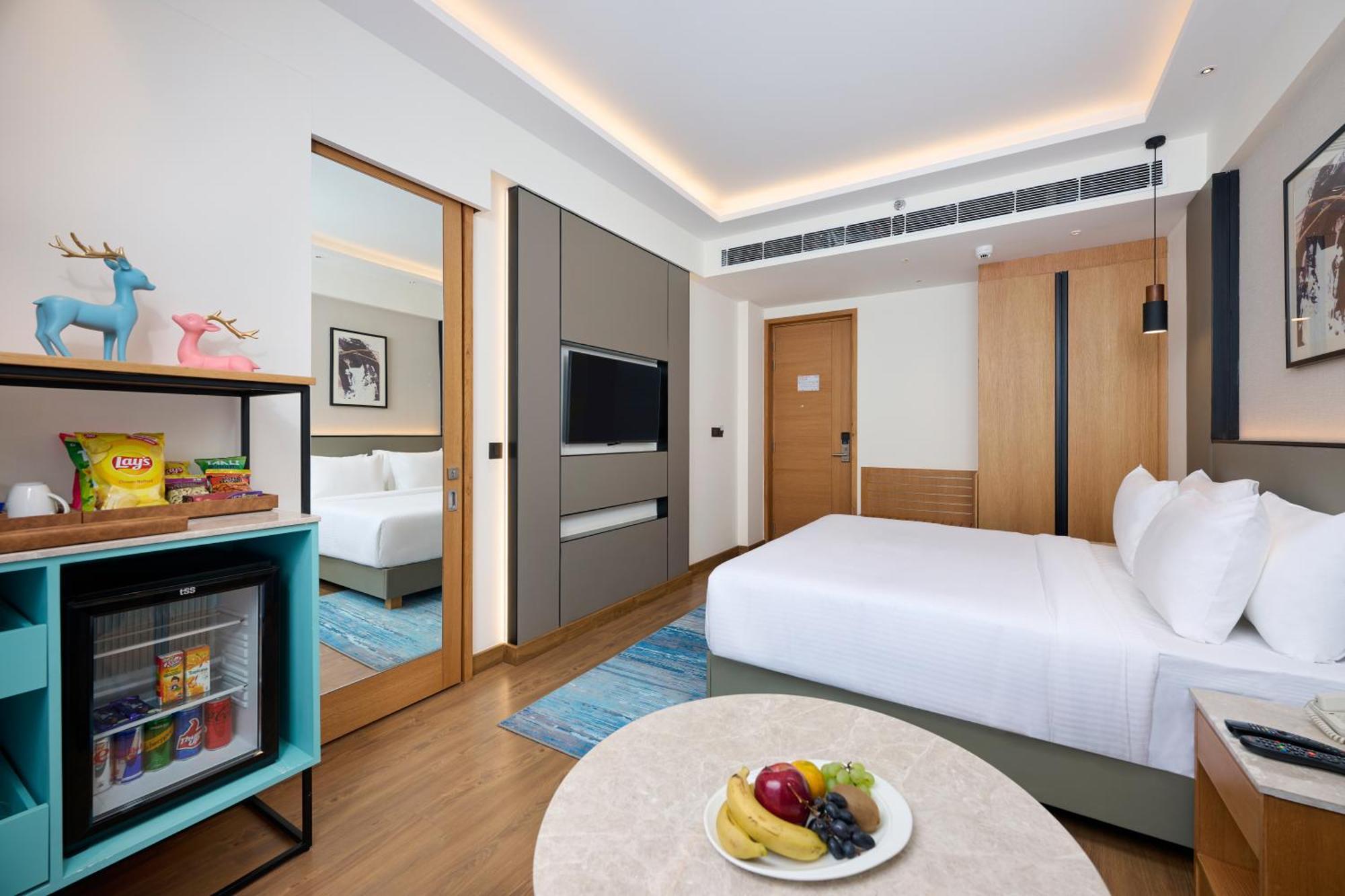 Iris Sarovar Portico Gurgaon Exterior photo